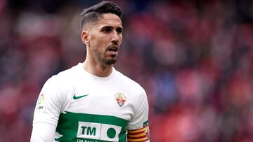 Fidel Chaves de la Torre of Elche CF looks on during the Spanish league match of La Liga between, Athletic Club and Elche CF at San Mames on April 3, 2022, in Bilbao, Spain.
 AFP7 
 03/04/2022 ONLY FOR USE IN SPAIN