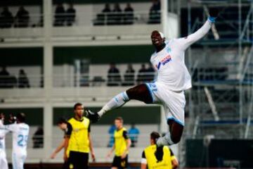 Marsella-Borussia Dortmund. Souleymane Diawara celebra un gol.