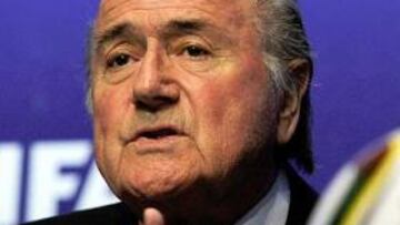 Blatter dice estar "entristecido" por los incidentes racistas