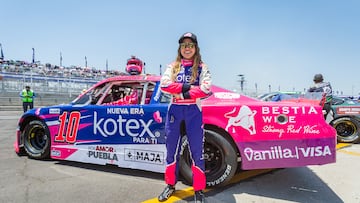Regina Sirvent, piloto de NASCAR, ya cuenta con su propia muñeca Barbie