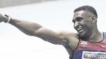 <b>EXULTANTE. </b>Jackson Quiñónez celebra su récord de España.