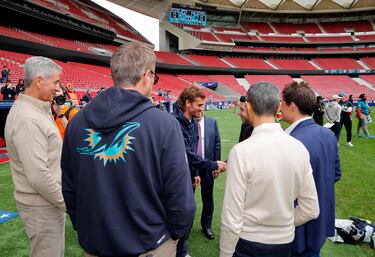 Los Dolphins y el Atleti, de buen rollo en el Metropolitano