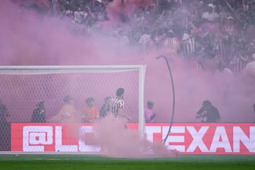 during the match between America and Guadalajara as part of friendly match -El Clasico de Mexico-, at NRG Stadium on October 13, 2024 in Houston, Texas, United States.