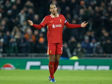 El central holandés del Liverpool acaba contrato con el equipo inglés en junio y aunque hay muchos rumores, aún no se ha cerrado su renovación. Es uno de los nombres que han surgido para la defensa del Real Madrid.El gran impedimento para que los blancos apuesten por él es su edad (33 años); su gran virtud, que podría llegar gratis.