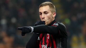 Deulofeu celebra su primer gol con la camiseta del Mil&aacute;n.