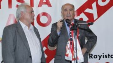 Felines recogió ayer su galardón como rayista de oro.