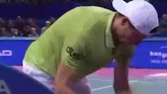 Es el 38 del mundo, le sonó el celular en pleno partido y lo que ocurre después es insólito: podría ser investigado