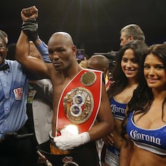 Los diez boxeadores que han logrado unificar los cuatro cinturones