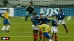 Leyendas del fútbol: 5 tiros libres inolvidables de Roberto Carlos