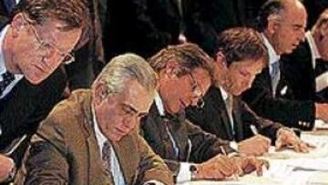 <b>LA FIRMA.</B> Un total de 50 países, entre ellos Estados Unidos, firmaron la aprobación del Código Antidopaje.