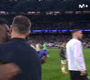 La diferencia en el saludo de Xabi Alonso con Mbappé y Vinicius tras el final: carne de meme