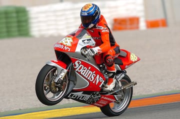 El 4 de mayo de  2002, día que cumplió 15 años, Lorenzo debuta en el Gran Premio de Jerez. Se convirtió en el piloto más joven en participar en un Gran Premio del Mundial de Motociclismo