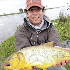 El recordado ex '9' de la UC que hoy se dedica a la pesca