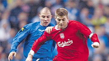 <b>CENTROCAMPISTA TOTAL. </b>Gerrard es un coloso en el medio campo.