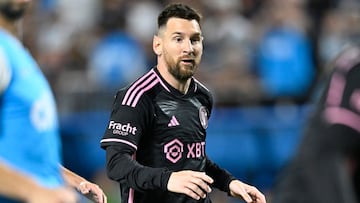 CHARLOTTE, NORTH CAROLINA - OCTOBER 21: Lionel Messi #10 of Inter Miami runs the field in the game against Charlotte FC during the second half at Bank of America Stadium on October 21, 2023 in Charlotte, North Carolina.   Matt Kelley/Getty Images/AFP (Photo by Matt Kelley / GETTY IMAGES NORTH AMERICA / Getty Images via AFP)