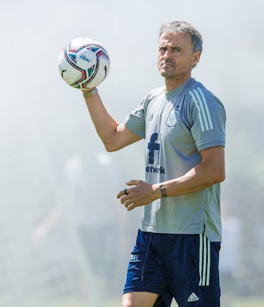 Luis Enrique durante un entrenamiento de España previo a la EURO 2020