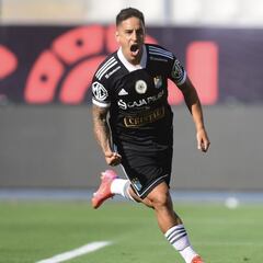 Cristal supera a Universitario y sigue mandando en la Liga 1