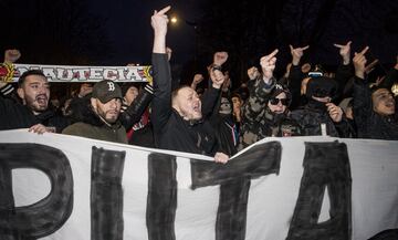 Ofensiva conjura de los ultras del PSG en el recibimiento a su equipo