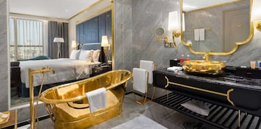 Vietnam inaugura un hotel bañado en oro en plena pandemia