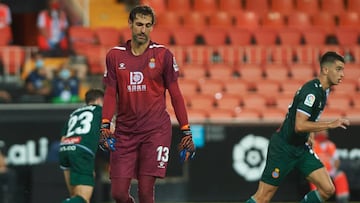 Diego Lopez, jugando en Mestalla.