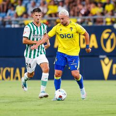 Ontiveros quiere prolongar la maldición del Huesca en Cádiz