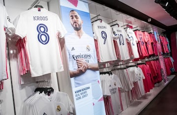 Descubre los diez clubes europeos que más camisetas han vendido en el pasado año, según un estudio de la empresa certificada por la FIFA, Euromericas Sport Marketing.