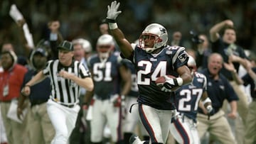 Ty Law regres&oacute; una intercepci&oacute;n hasta la zona de anotaci&oacute;n. 