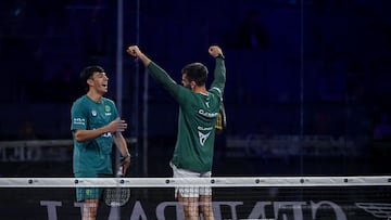 Libaak y Javi Garrido celebran la victoria.