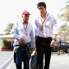 Lauda tilda de "disparate total" tener que ayudar a Honda