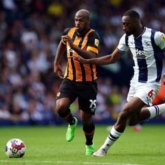 Óscar Estupiñan, encendido en Inglaterra: doblete con Hull City