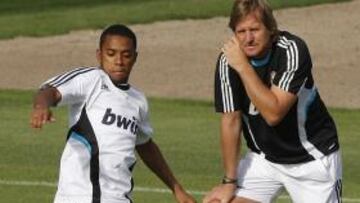 <b>CUESTIÓN DE HORAS.</b> El Chelsea asegura que el traspaso de Robinho se cerrará en 48 horas.
