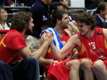 Paul Gasol junto a su hermano Marc