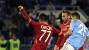 <b>EN EL 93'. </b>Klose, en el momento de anotar el gol del triunfo del Lazio, de disparo por bajo.