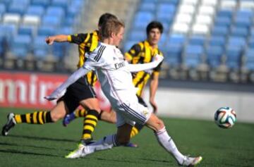 Odegaard marcó su primer tanto oficial con el Real Madrid Castilla ante el Barakaldo.