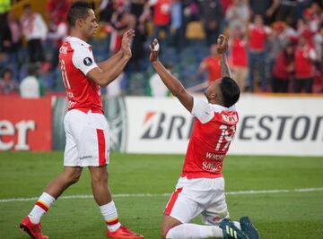 Morelo hizo su séptimo gol en la Libertadores. No alcanzó para vencer a Emelec.
