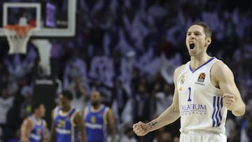 Fabien Causeur, escolta del Real Madrid, celebra una acción ante el Maccabi Tel Aviv.