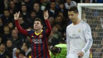 Leo Messi celebra un gol durante el Cl&aacute;sico entre el Real Madrid y el Barcelona, que se llev&oacute; el equipo blaugrana por 3-4.