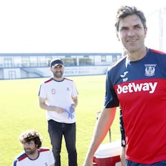 Pellegrino pide al Leganés fichar dos porteros este verano