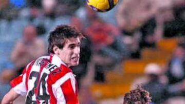 <b>LISTO PARA LA PELEA.</b> Javi Martínez tendrá que hacer el despliegue que acostumbra ante el Depor.