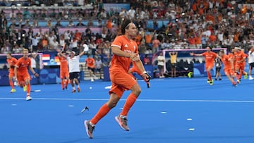 Netherlands' forward #51 Duco Telgenkamp celebrate scoring his team's in the men's final field hockey match between Germany and the Netherlands during the Paris 2024 Olympic Games at the Yves-du-Manoir Stadium in Colombes on August 8, 2024. (Photo by ARUN SANKAR / AFP)