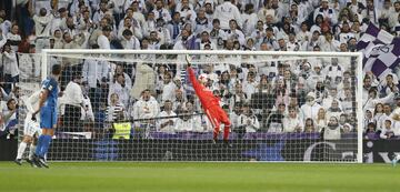 0-1. Keylor Navas en el primer gol de Luis Milla.