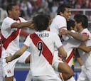 Perú se mete en semis a costa del meta Martínez