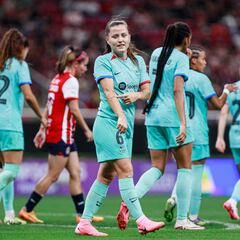 Barcelona golea a Chivas por 4-1