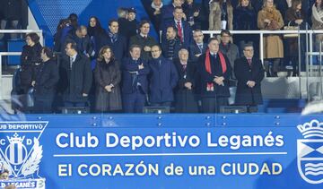 Palco. Victoria Pavón presidenta del Leganés con Juan Luis Larrea presidente de la RFEF y José Castro presidente del Sevilla.