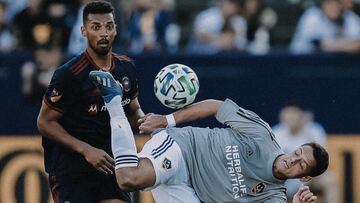 El delantero mexicano realiz&oacute; una jugada de fantas&iacute;a durante el cierre de la pretemporada de LA Galaxy, en un duelo en el que enfrentaron a Chicago Fire.