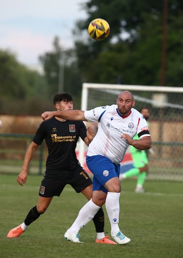 Liam Dolman durante un encuentro entre el AFC Rushden & Diamonds y el Northampton Town.