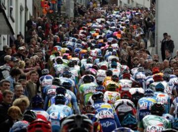 Es la ultima clásica del tríptico de las Árdenas, que forma junto a la Amstel Gold Race y la Flecha Valona. Además pertenece al grupo de clásicas conocidas como 'Monumentos' (al igual que: Milán-San Remo, el Tour de Flandes, la París-Roubaix y el Giro de Lombardía).