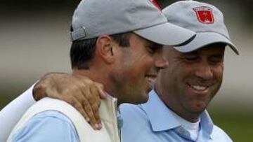 Ligera ventaja provisional de EEUU tras una jornada marcada por la lluvia