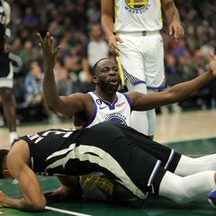 What happened between Draymond Green and the ejected heckler?