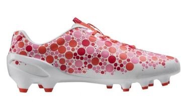 Botas de topo rosa que usó el Kun Agüero en 2018.